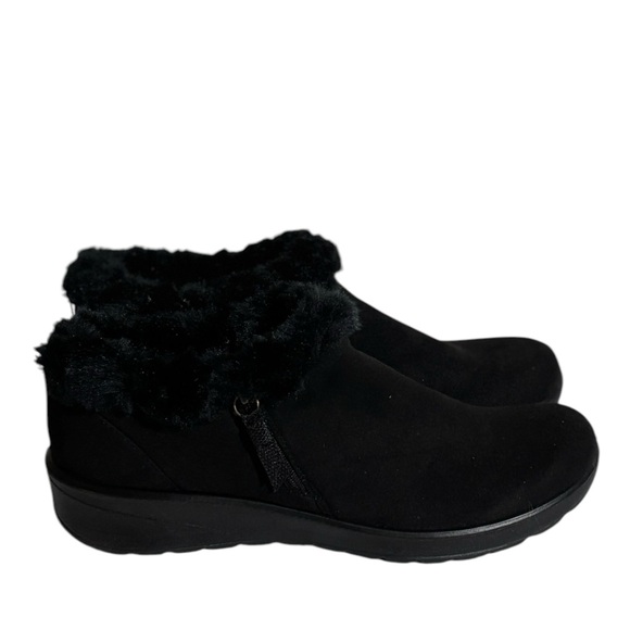 B Zees Black Comfortable Faux Fur Trimmed Shoes 11M - Picture 1 of 5